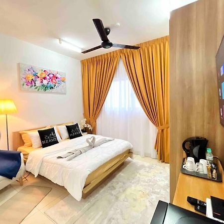 Alanis Studio Suite {Shortstay} Сепанг Екстериор снимка