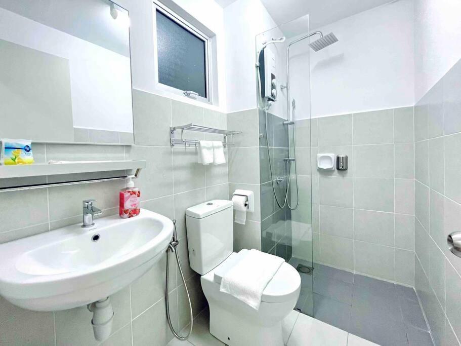 Alanis Studio Suite {Shortstay} Сепанг Екстериор снимка